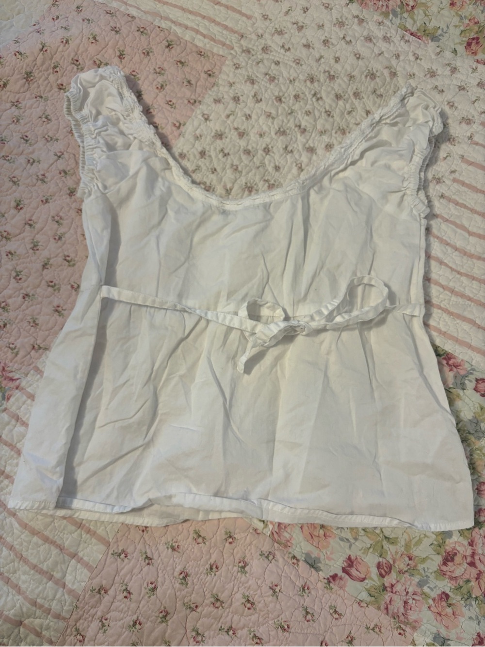 Brandy Melville White Ruffle-Trim Crop Tank - Picture 3 of 3